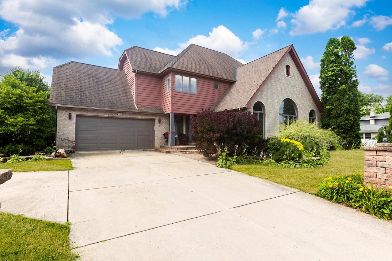 15700 Pine Rd., Oak Forest, IL 60452