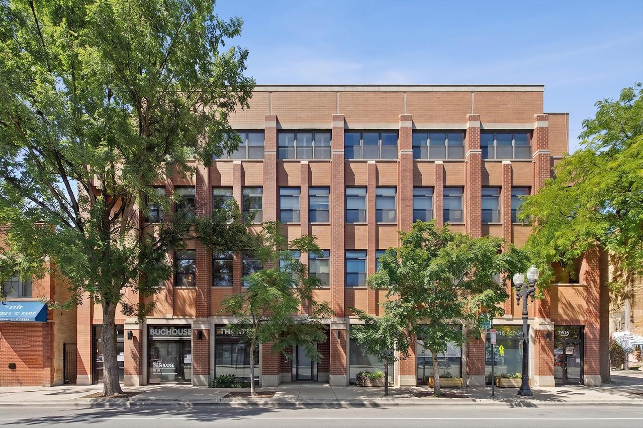 1908 W Irving Park Rd. #402, Chicago, IL 60613