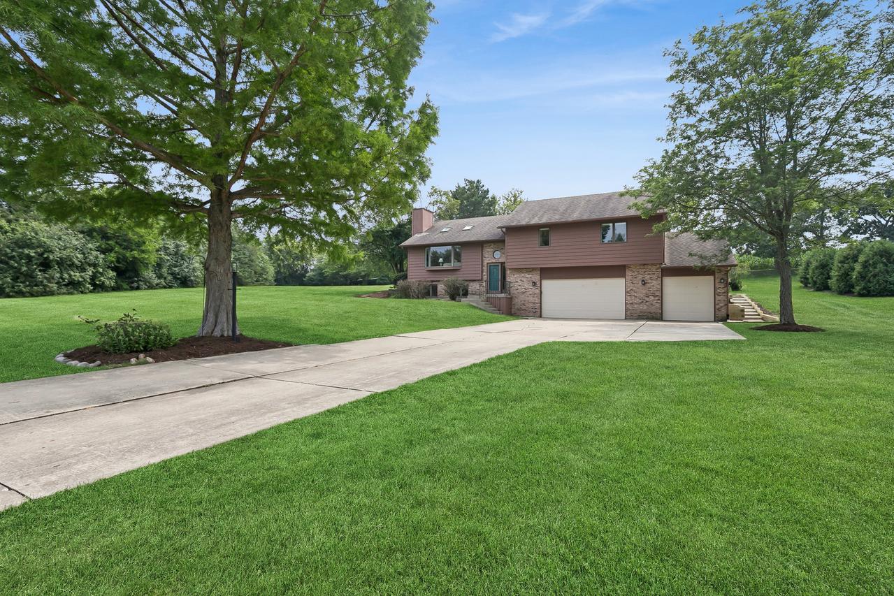 805 Amber Ln., Lake Villa, IL 60046