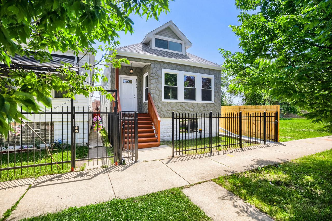 7239 S Marshfield Ave., Chicago, IL 60636