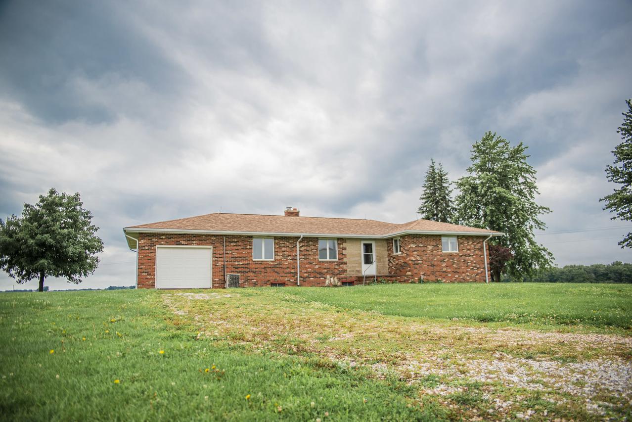 1778 Laprairie Rd., La Prairie, IL 62346