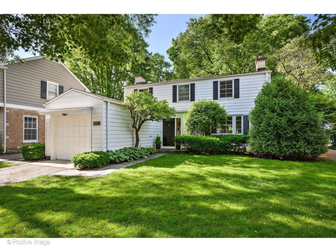 2237 Greenwood Ave., Wilmette, IL 60091