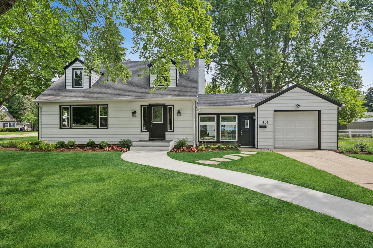 505 Mosedale St., St. Charles, IL 60174
