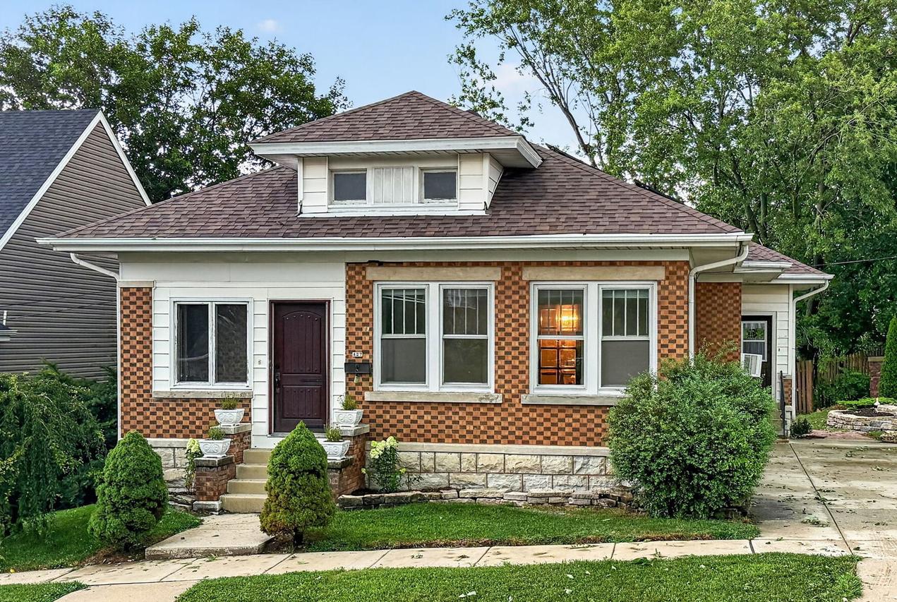 427 Grant St., Lemont, IL 60439