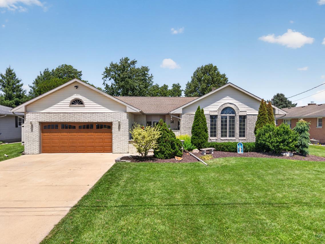 1722 Sharon Rd., Streator, IL 61364