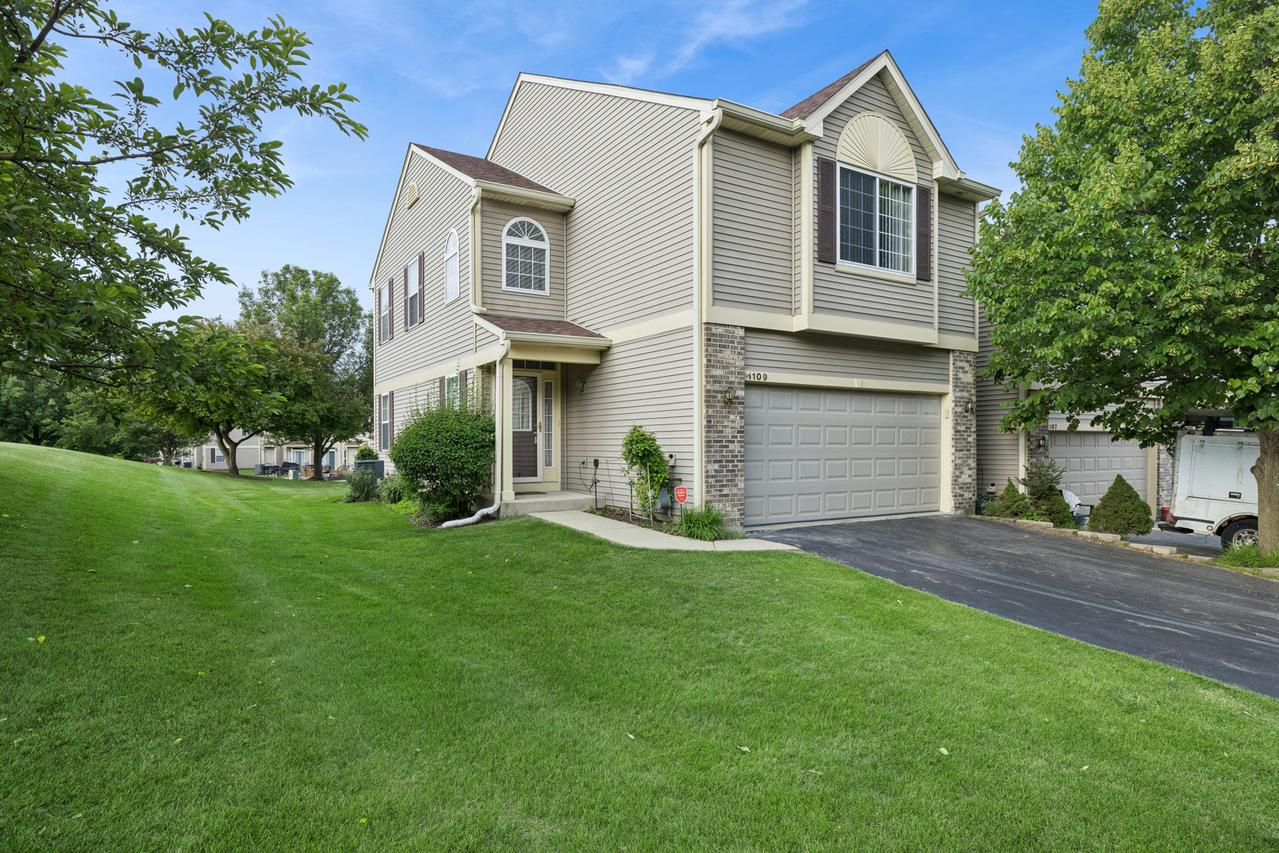 1109 Grass Lake Dr., Fox Lake, IL 60020