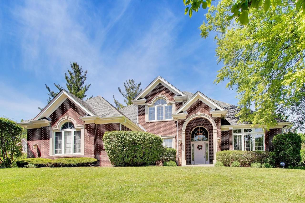 2232 Regency Woods Dr., Lisle, IL 60532