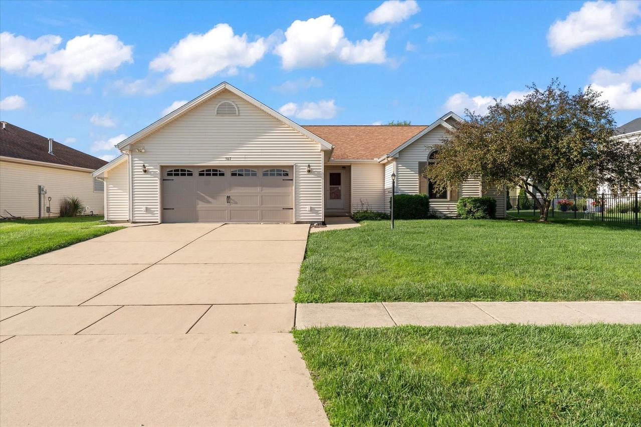 507 Deerpath Dr., Tolono, IL 61880