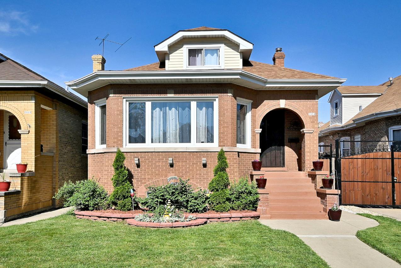 2924 N Linder Ave., Chicago, IL 60641