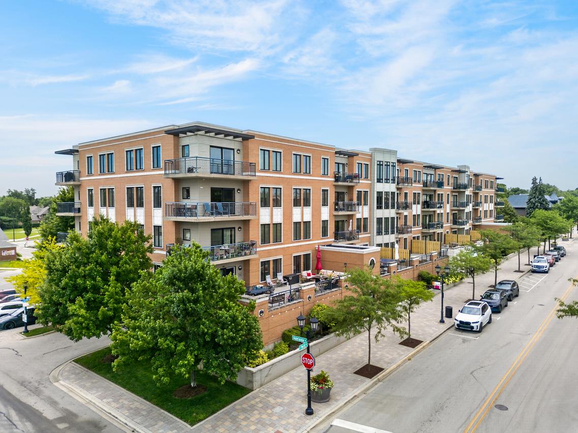 135 S York St. #306, Elmhurst, IL 60126