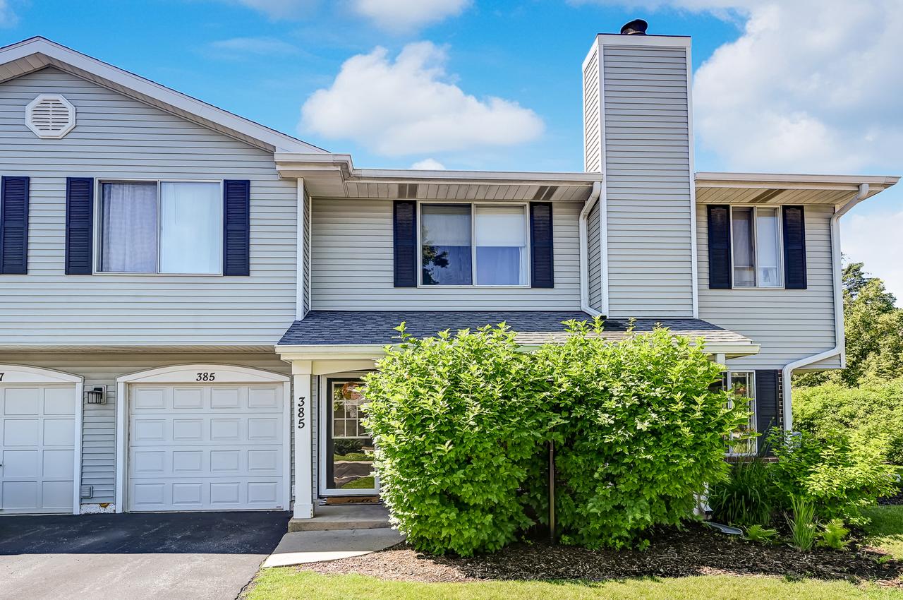 385 Coventry Ct., Clarendon Hills, IL 60514
