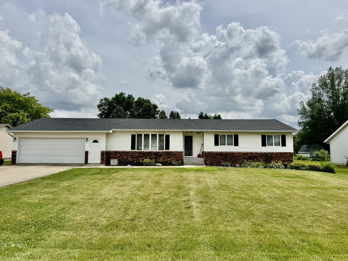 25445 Indian Ridge Rd., Sterling, IL 61081