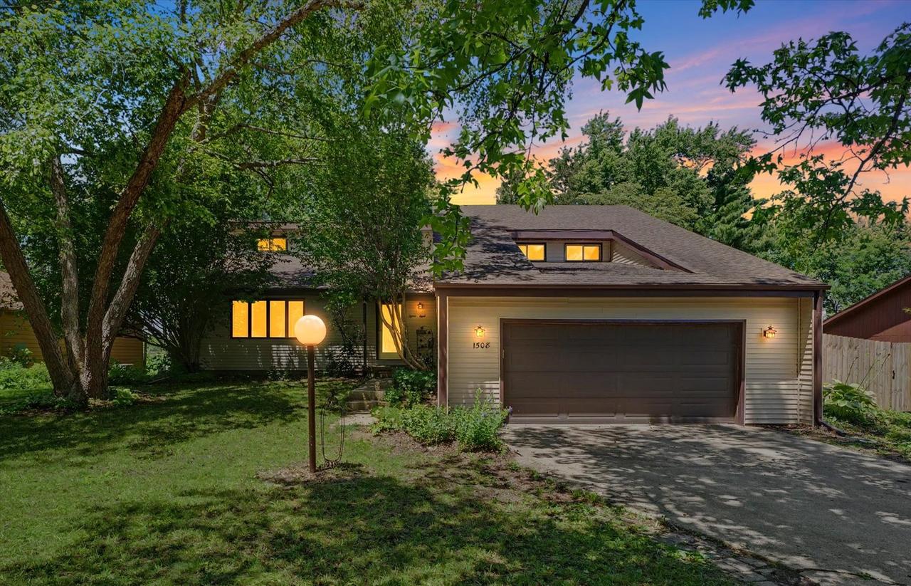 1508 Trails Dr., Urbana, IL 61802