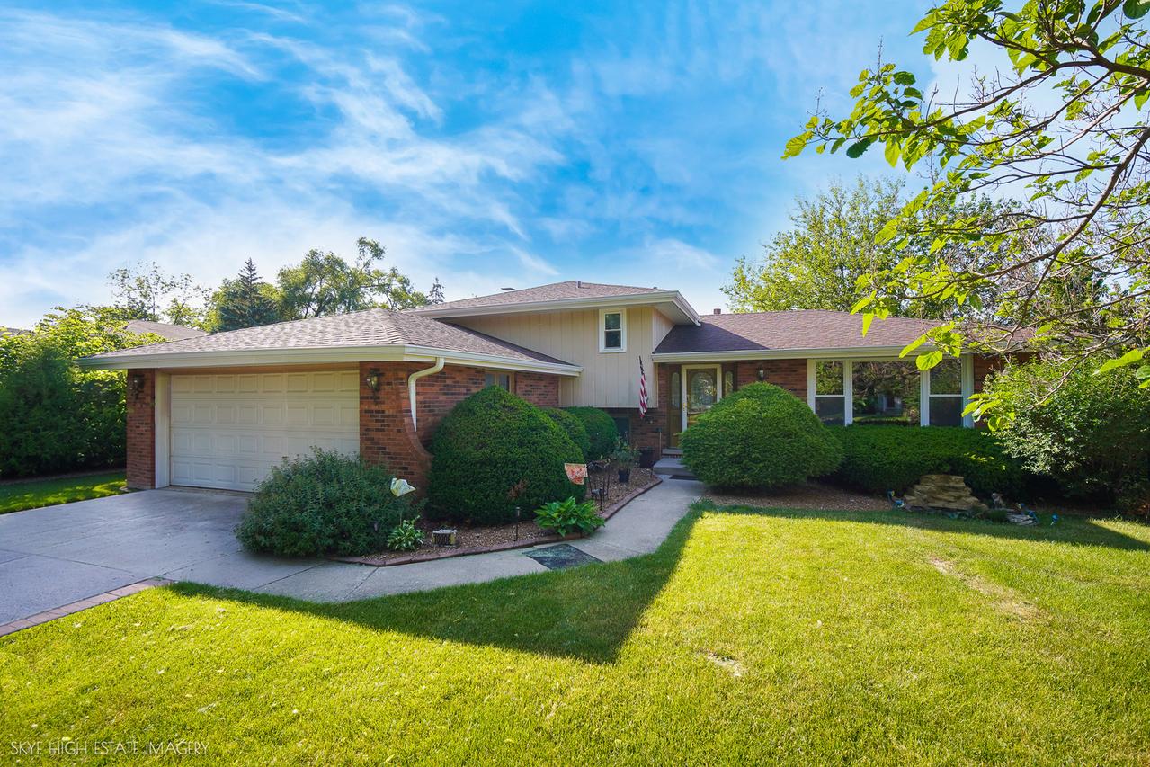 10906 3rd St., Mokena, IL 60448