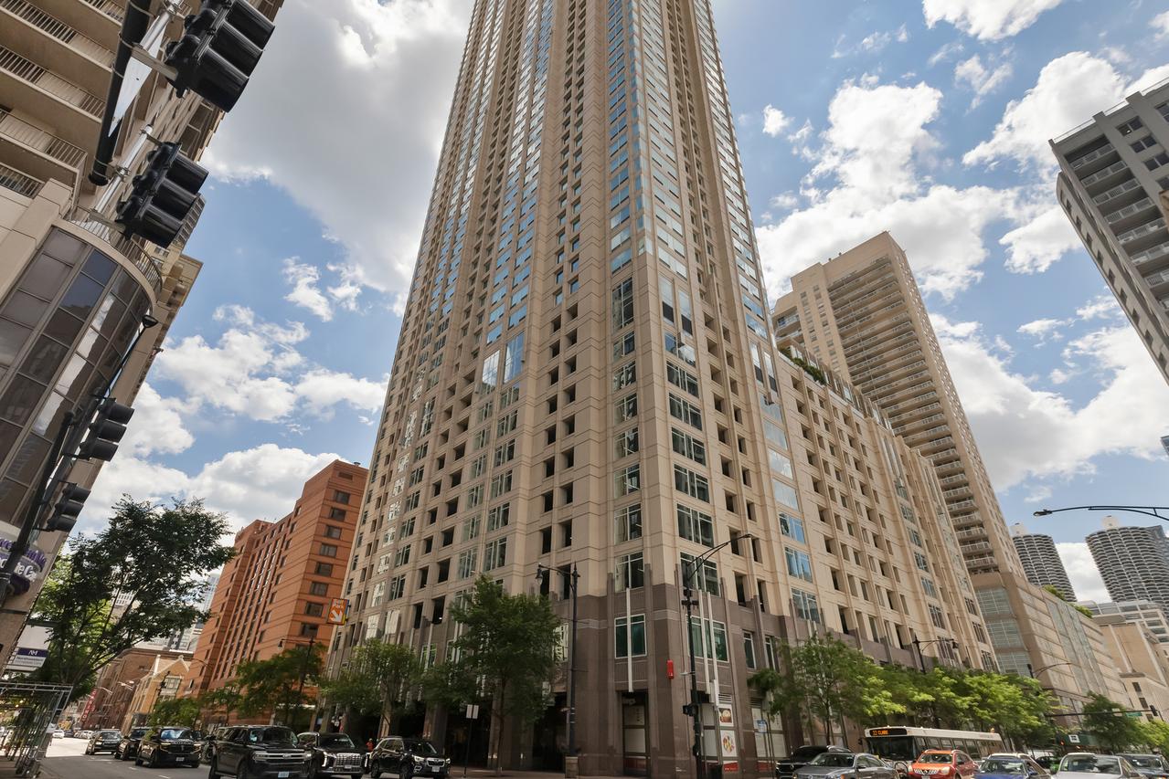33 W Ontario St. #30H, Chicago, IL 60654