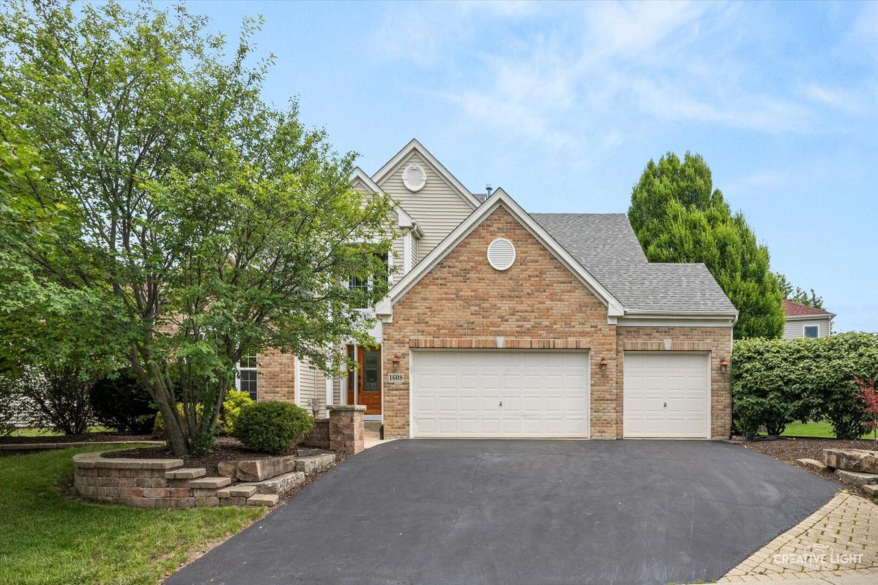 1608 Trails End Ln., Bolingbrook, IL 60490