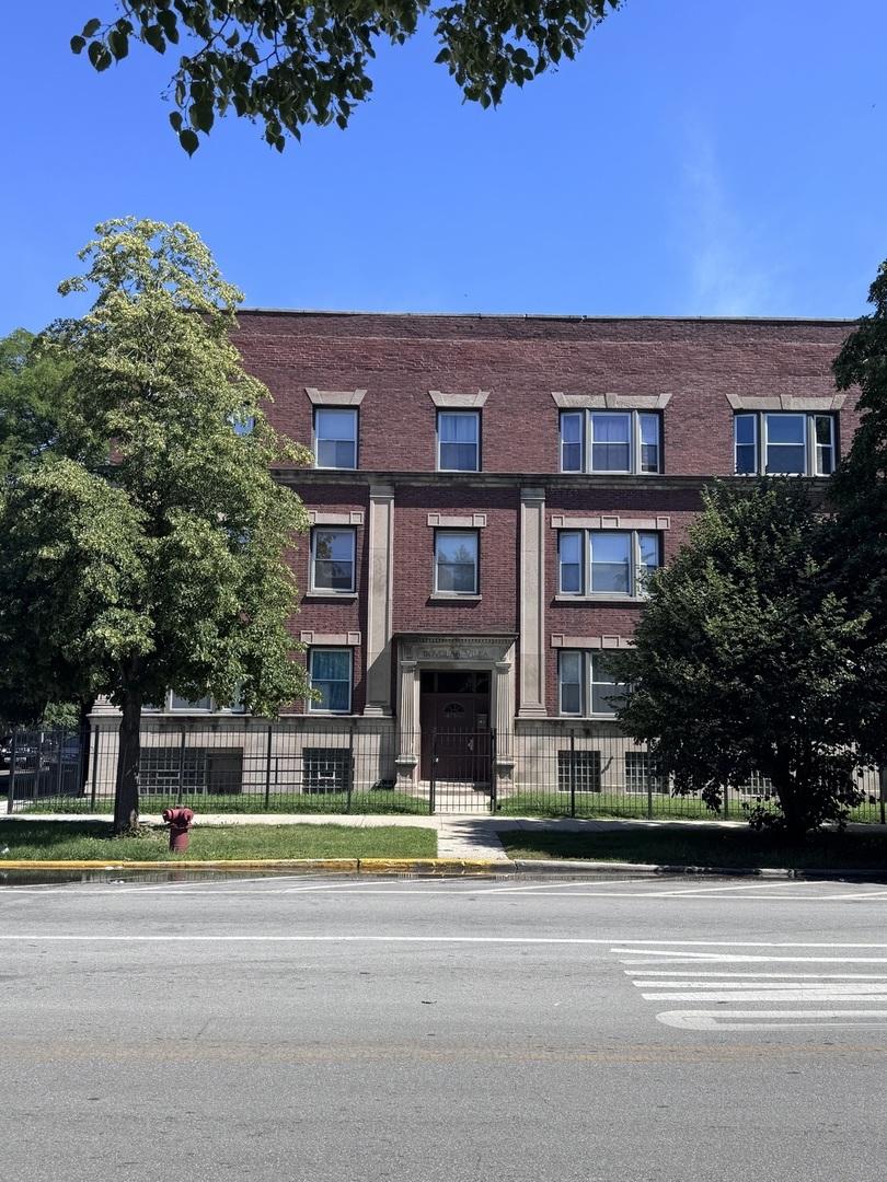 4358 W Washington Blvd. #204, Chicago, IL 60624