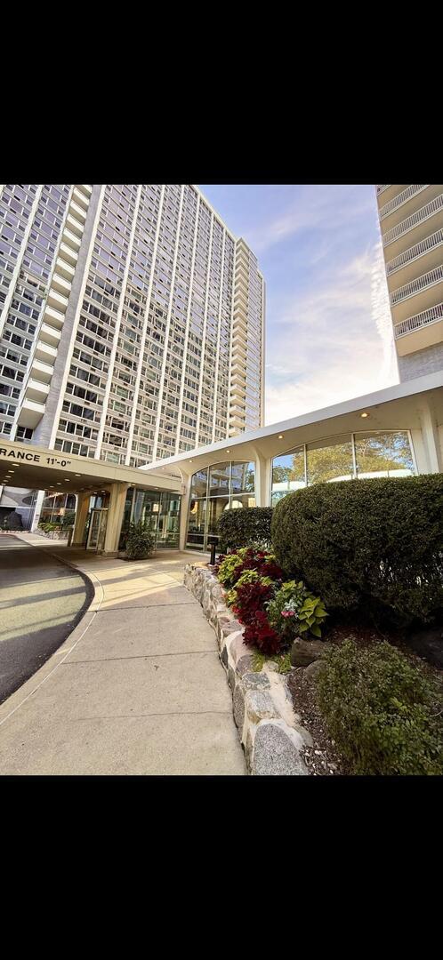 4250 N Marine Dr. #2414, Chicago, IL 60613