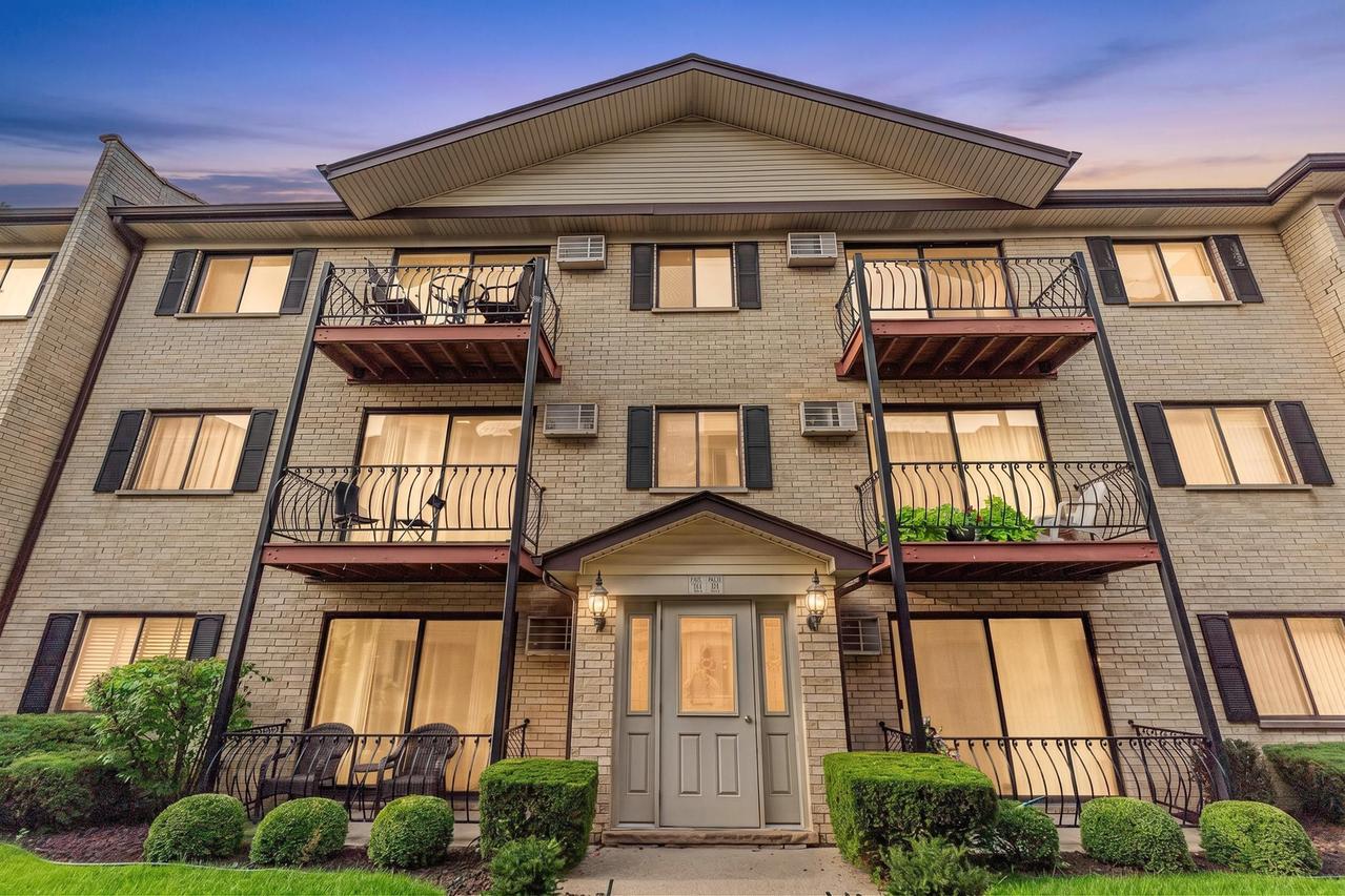 5151 N East River Rd. #332D, Chicago, IL 60656
