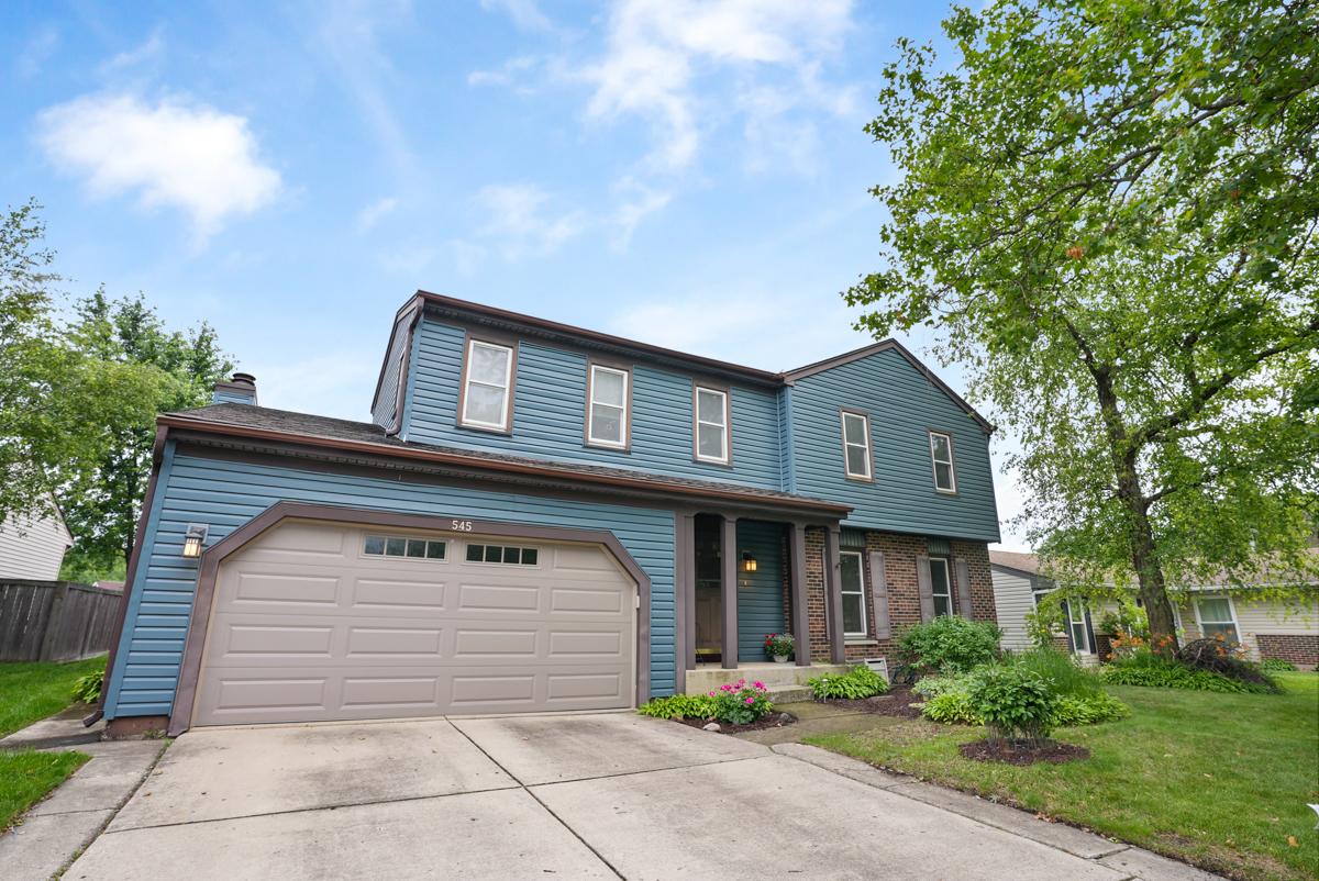 545 Ridgefield Dr., Roselle, IL 60172