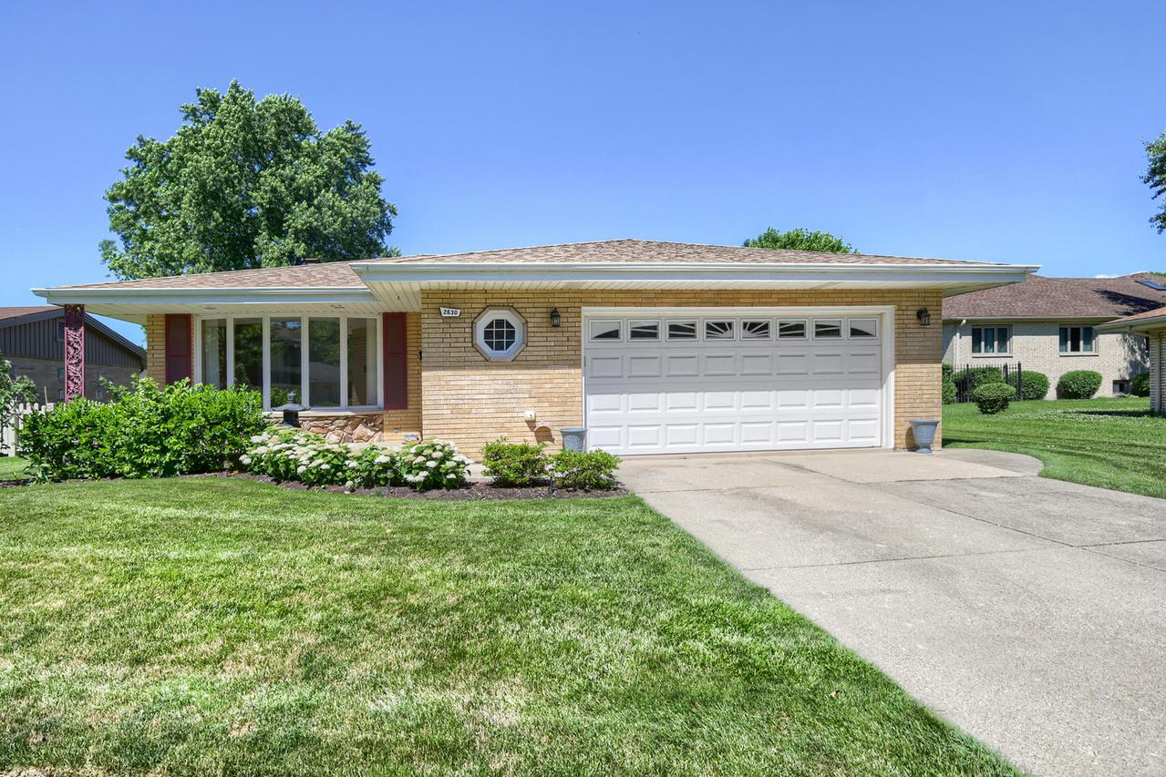 2630 Somerset Dr., Westchester, IL 60154