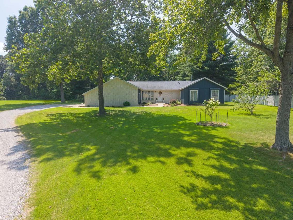 2405 S Washington St., Salem, IL 62881