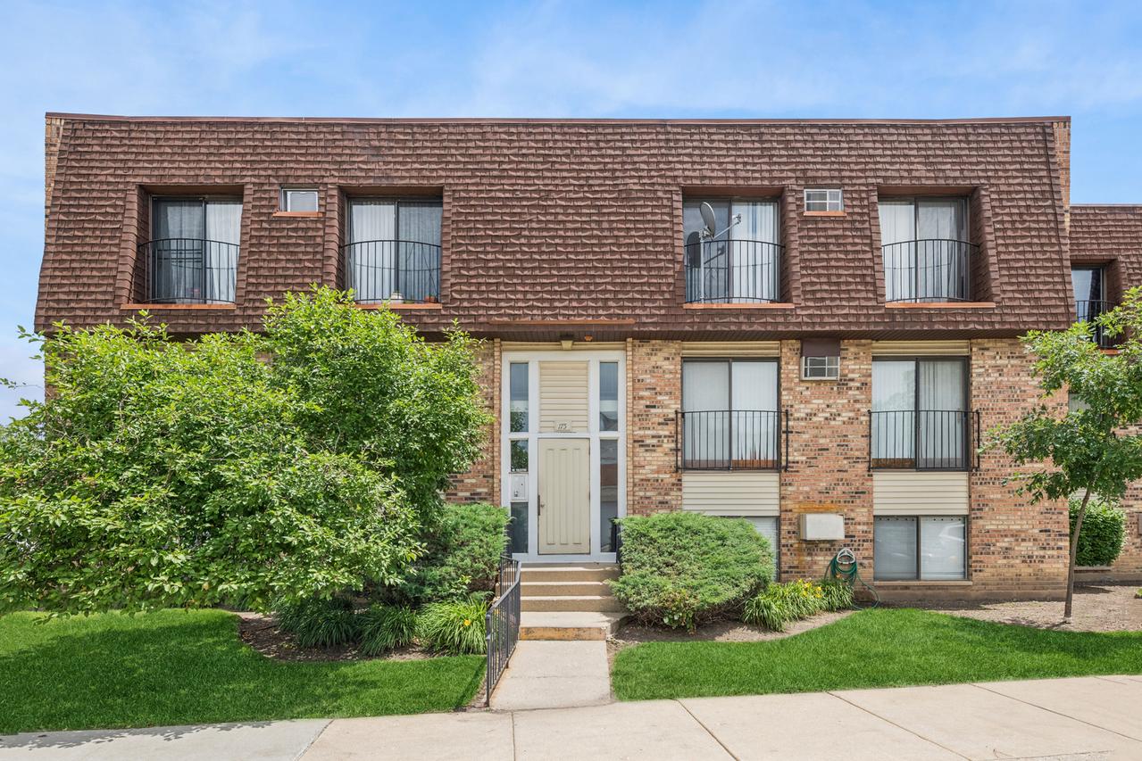 175 N Waters Edge Dr. #201, Glendale Heights, IL 60139