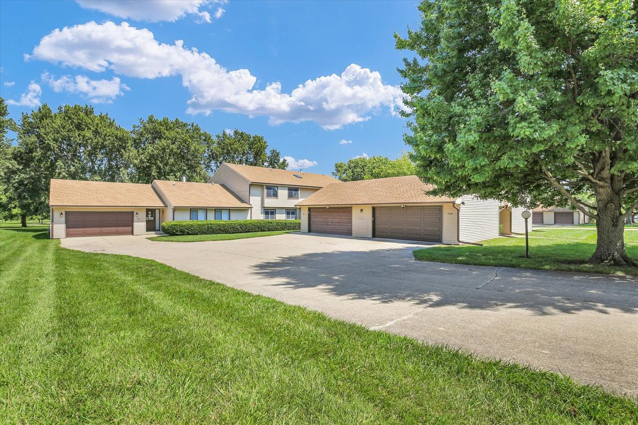 2463 Clayton Blvd., Champaign, IL 61822