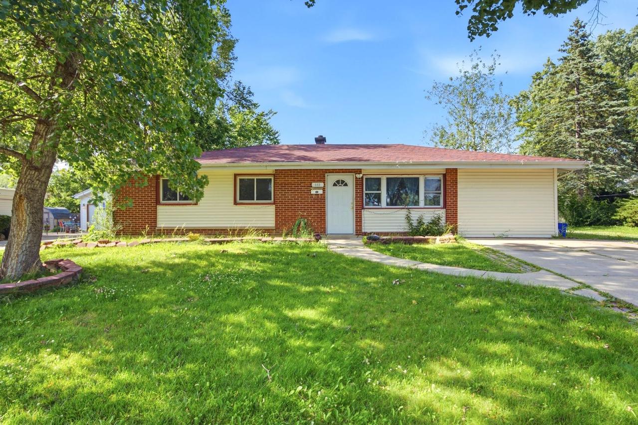 440 Flagstaff Ln., Hoffman Estates, IL 60169