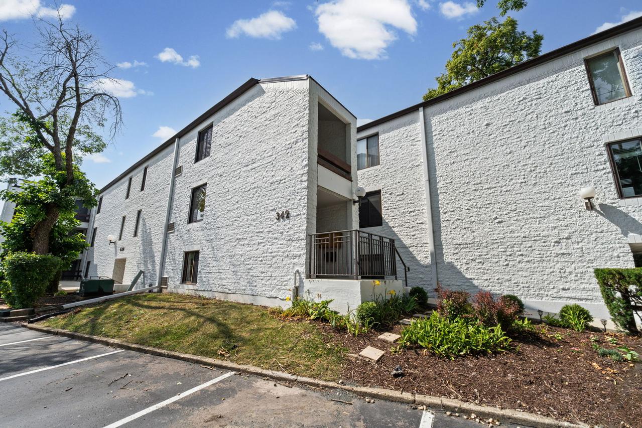 342 W Miner St. #1A, Arlington Heights, IL 60005