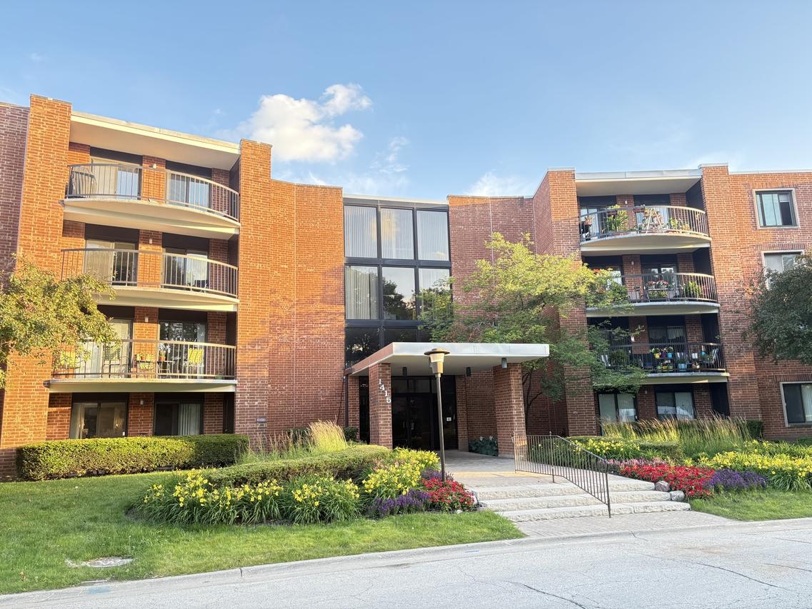 1415 E Central Rd. #203A, Arlington Heights, IL 60005