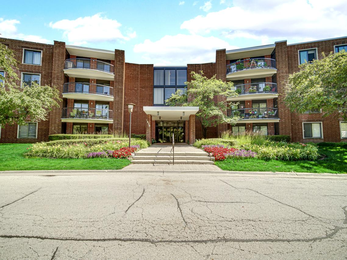 1415 E Central Rd. #305A, Arlington Heights, IL 60005