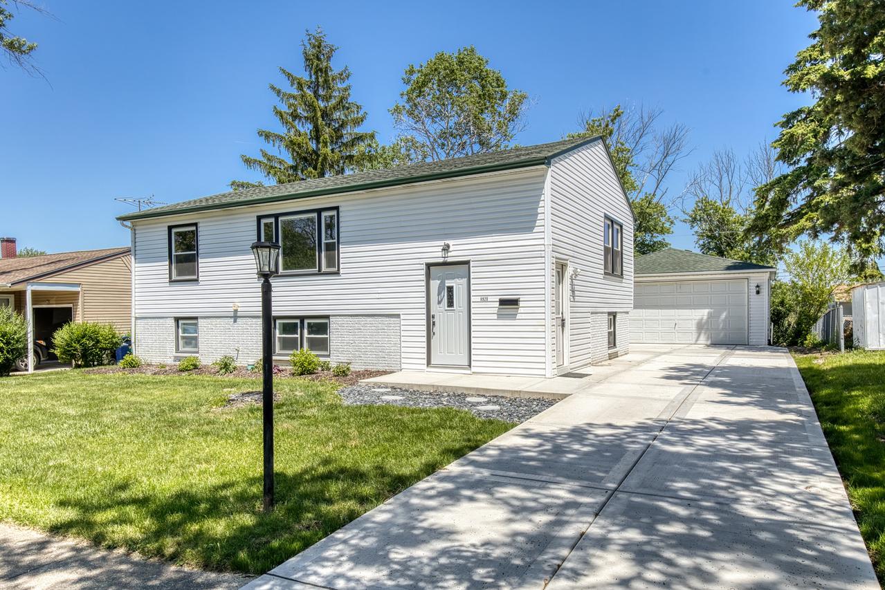 8920 Fairway Dr., Orland Park, IL 60462