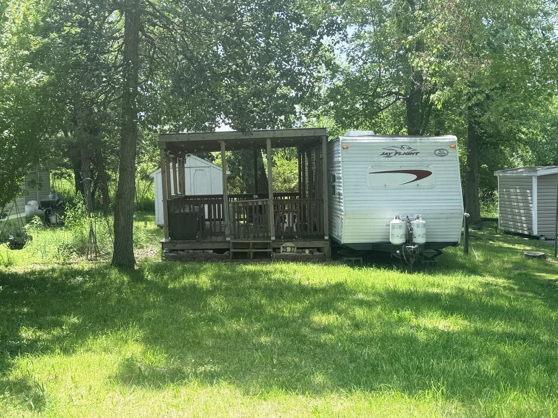 25-37 Woodhaven Lakes, Sublette, IL 61367