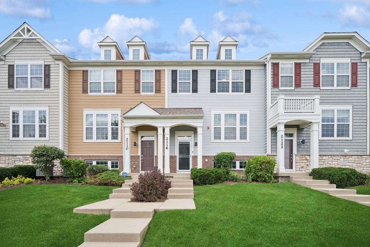 2116 Saipan Dr., Glenview, IL 60026