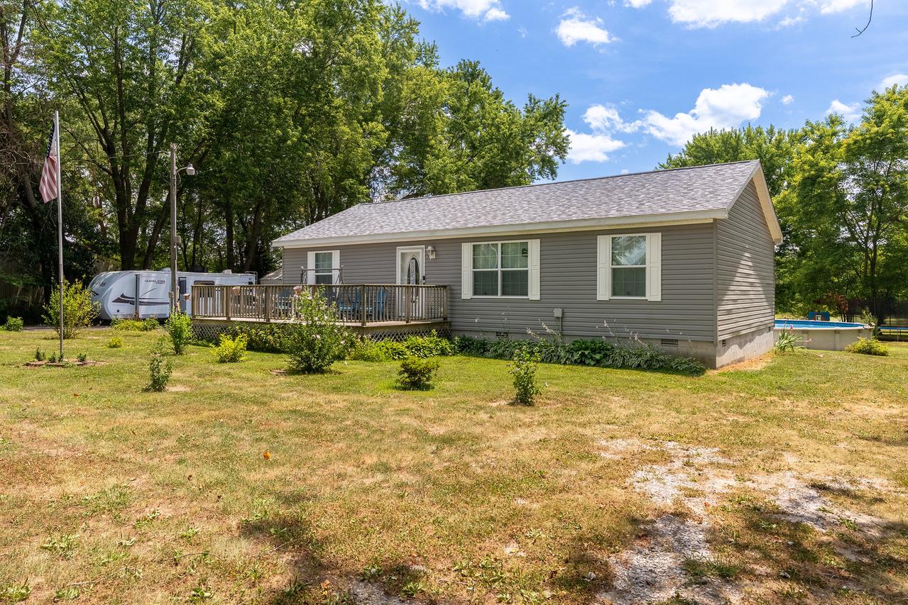 8184 Knox Rd., West Frankfort, IL 62896