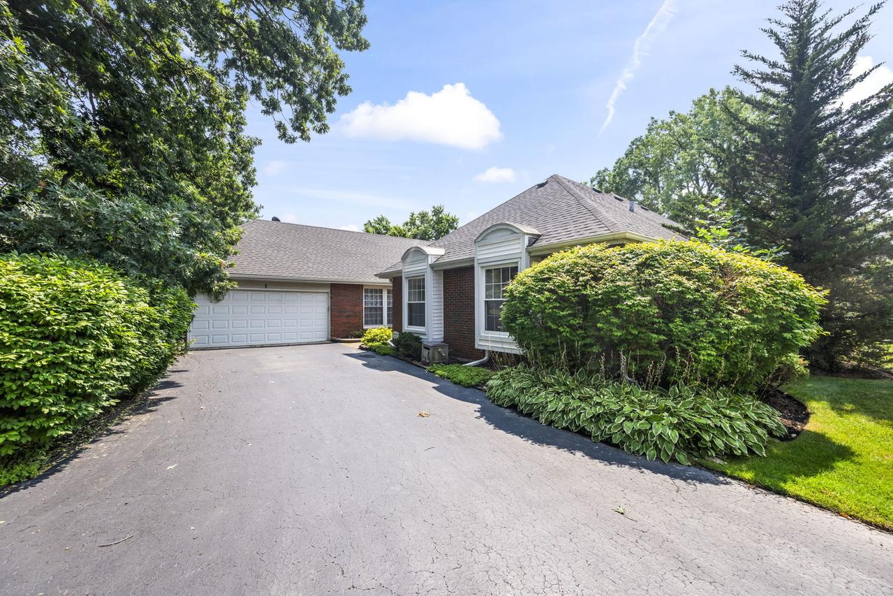 1 Oak Creek Rd., Rolling Meadows, IL 60008