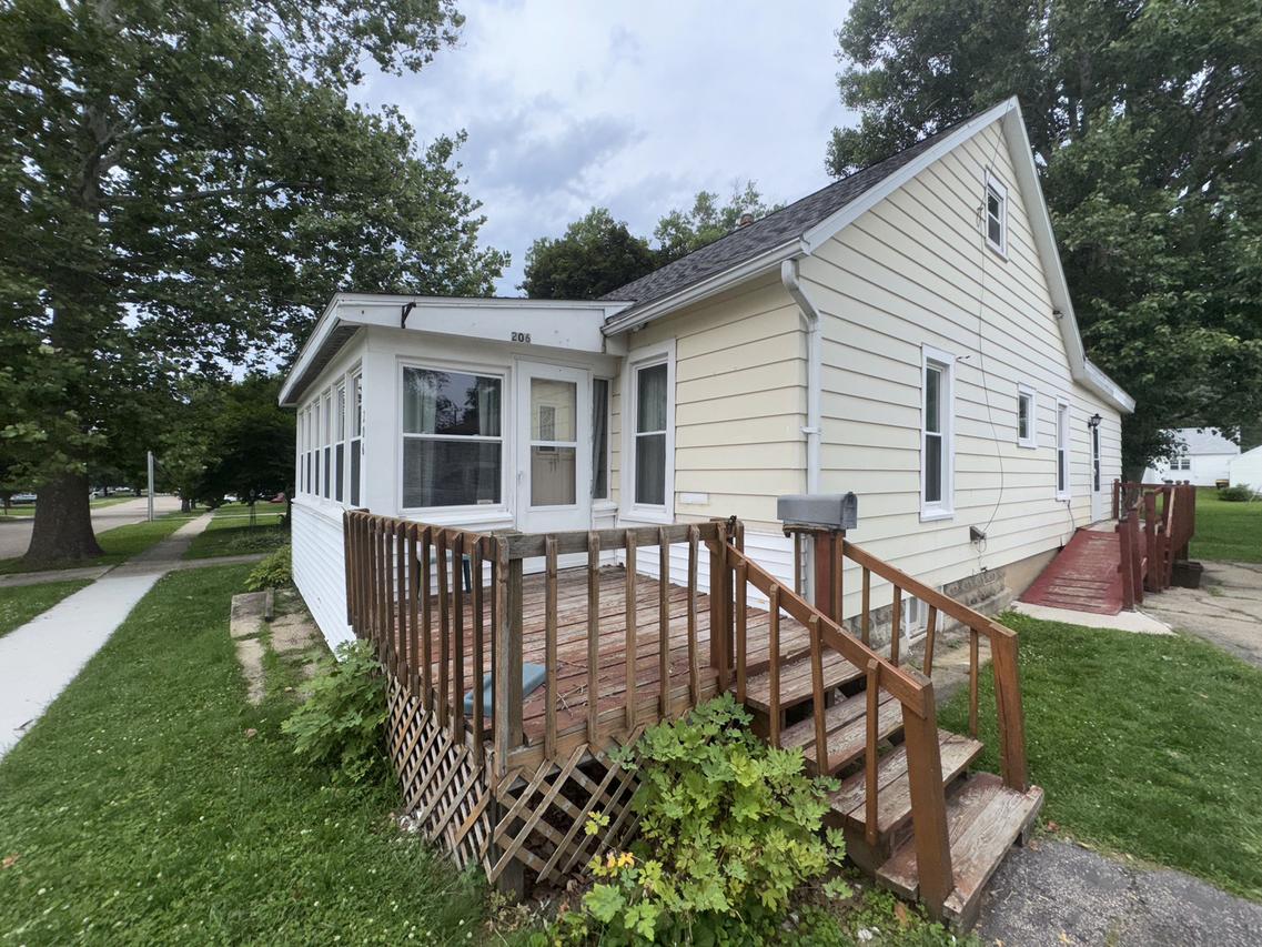 206 W Main St., Mount Morris, IL 61054