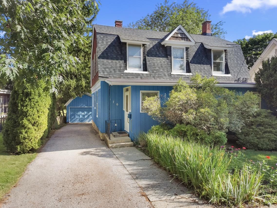 370 Lincoln Ave., Woodstock, IL 60098