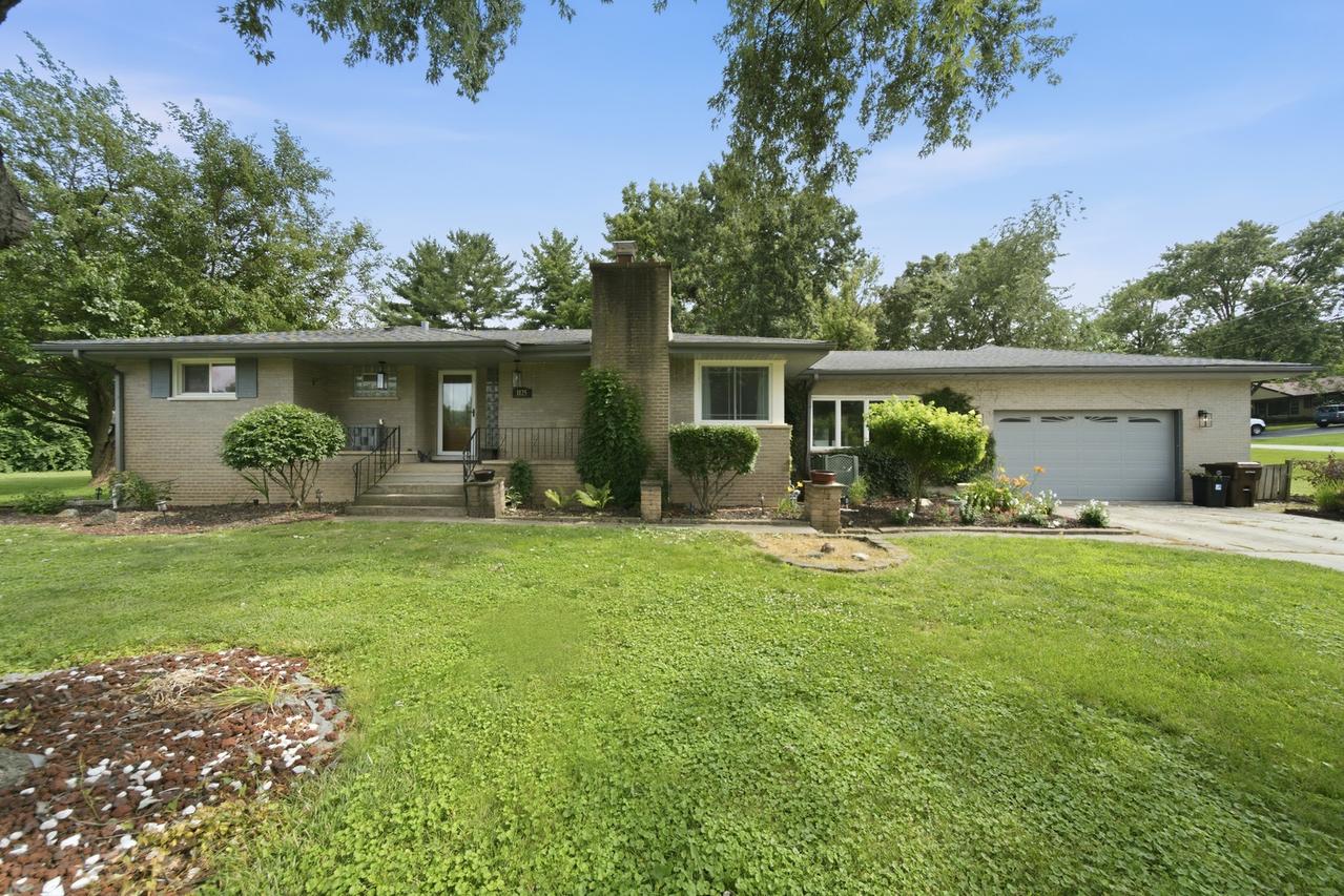 1125 119th St., Lemont, IL 60439