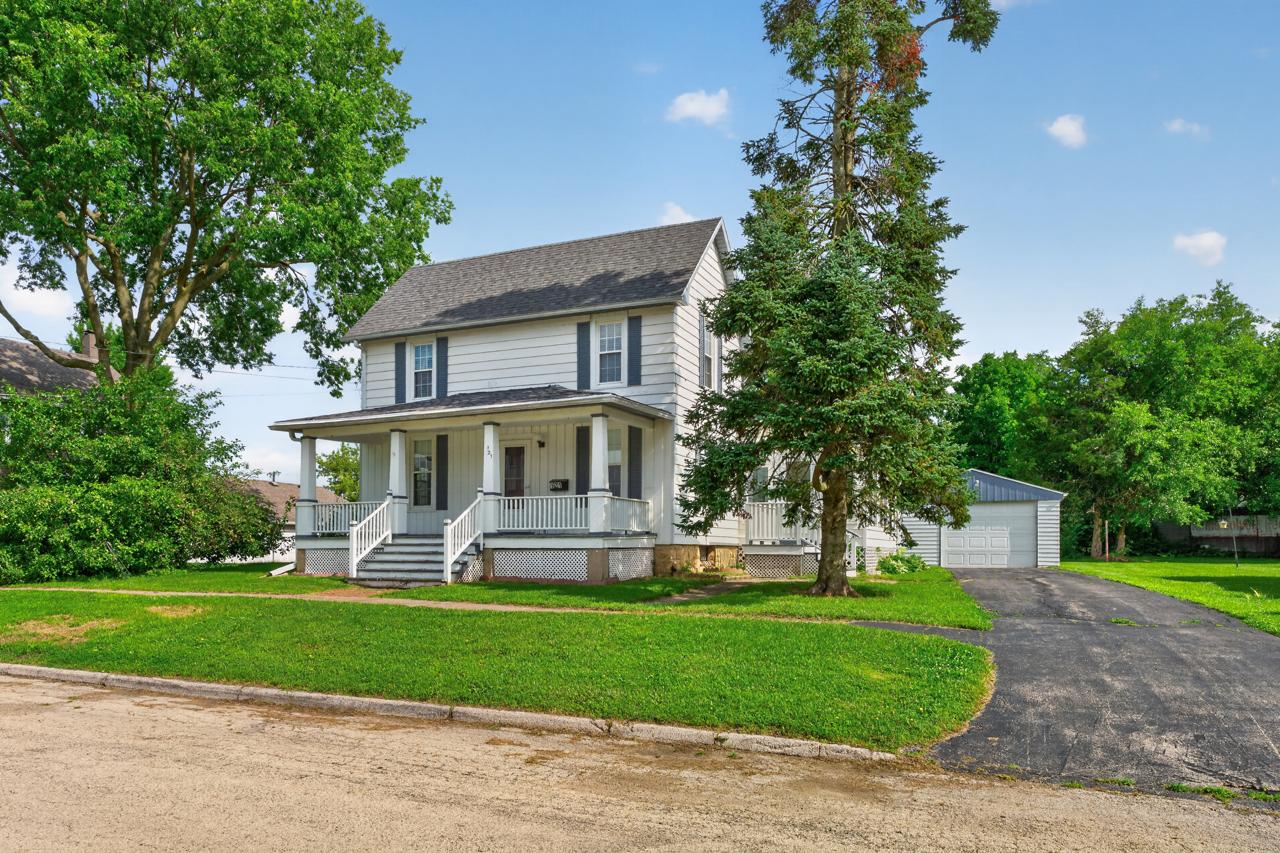 121 W 6th St., Byron, IL 61010
