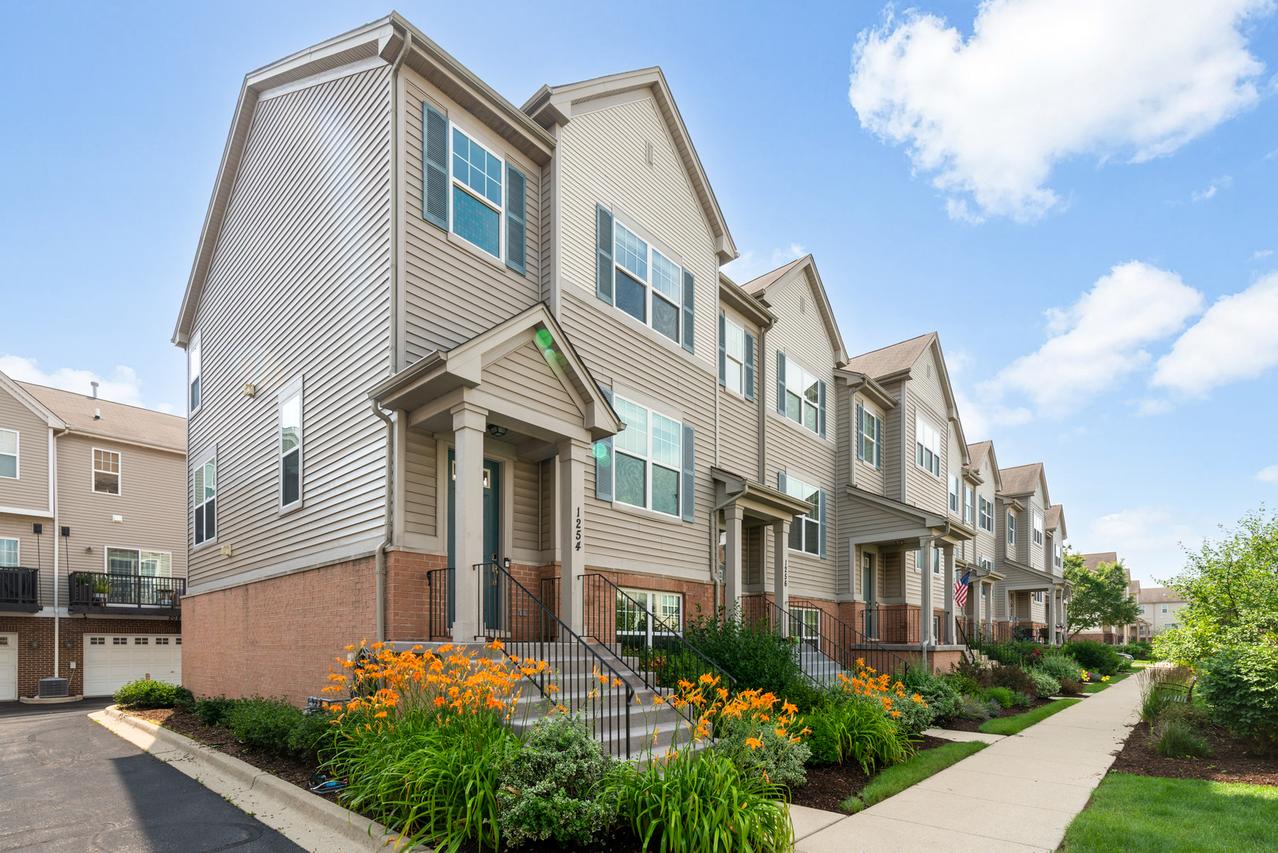 1254 Evergreen Ave., Des Plaines, IL 60016