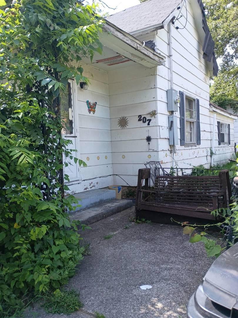 207 E Walnut St., Carrier Mills, IL 62917