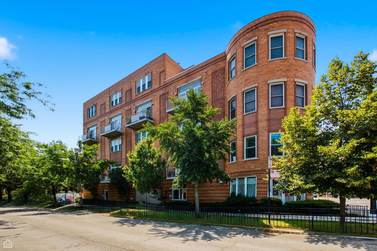 645 W Surf St. #A4, Chicago, IL 60657
