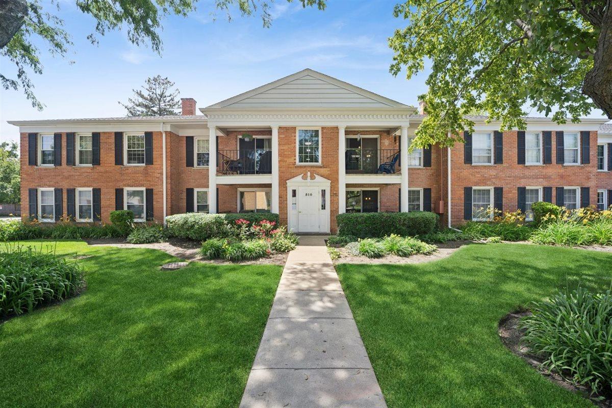510 Shorely Dr. #103, Barrington, IL 60010