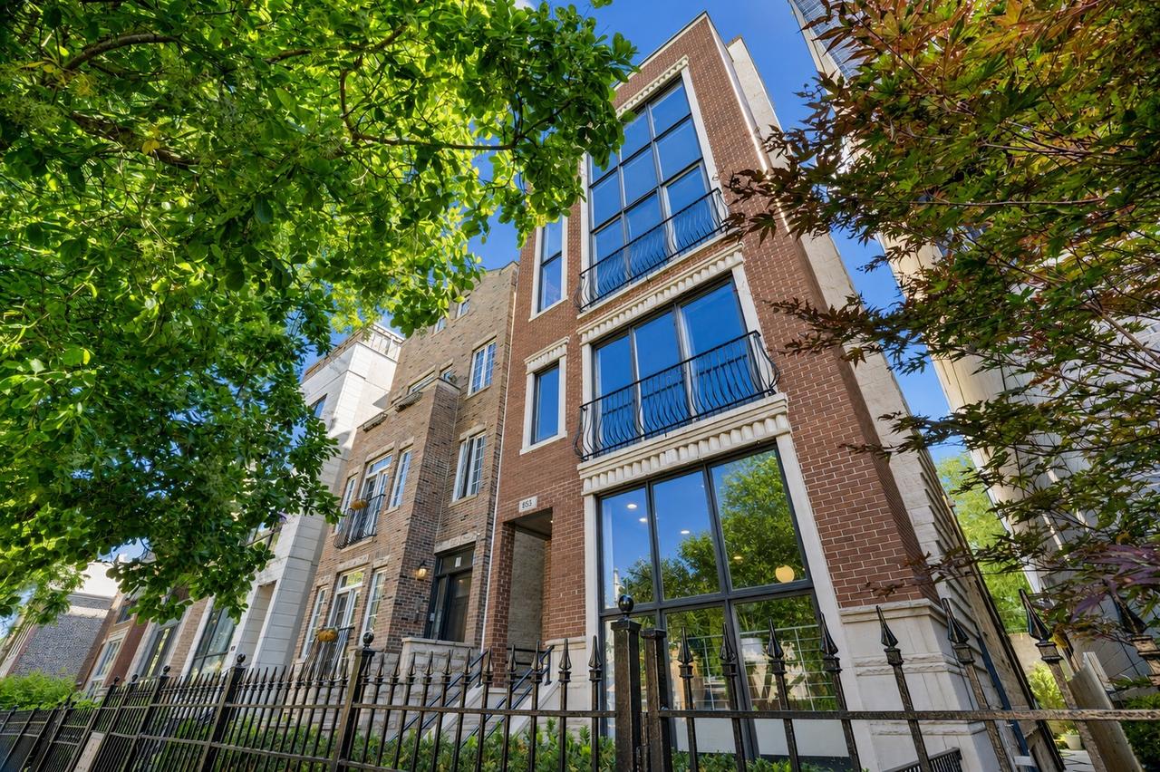 853 N Wood St. #1, Chicago, IL 60622