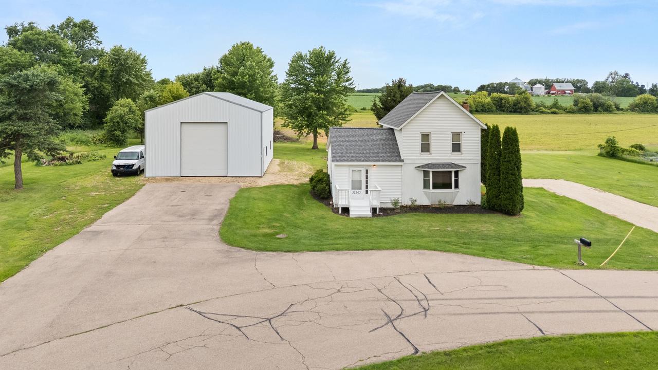 32303 West St., Kirkland, IL 60146