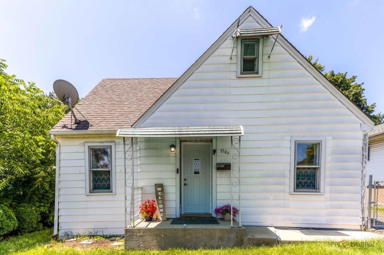 1506 N East End Ave., Round Lake Beach, IL 60073