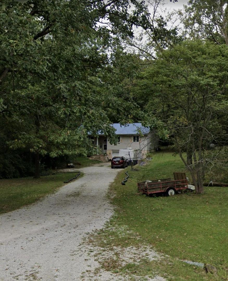 12275 Middle Creek Rd., Clinton, IL 61727