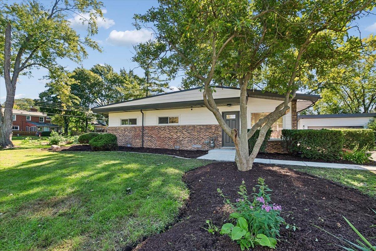 [Address Hidden by Seller], La Grange Highlands, IL 60525